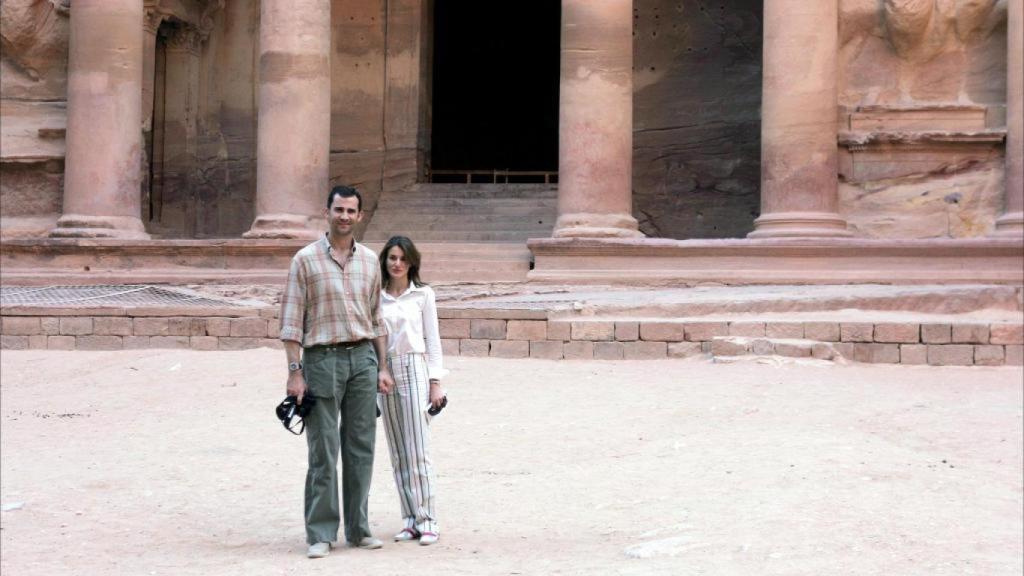 Felipe y Letizia en la Ciudad Perdida de Petra en mayo del año 2004.