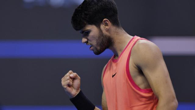 Carlos Alcaraz celebra durante la final del Open de China