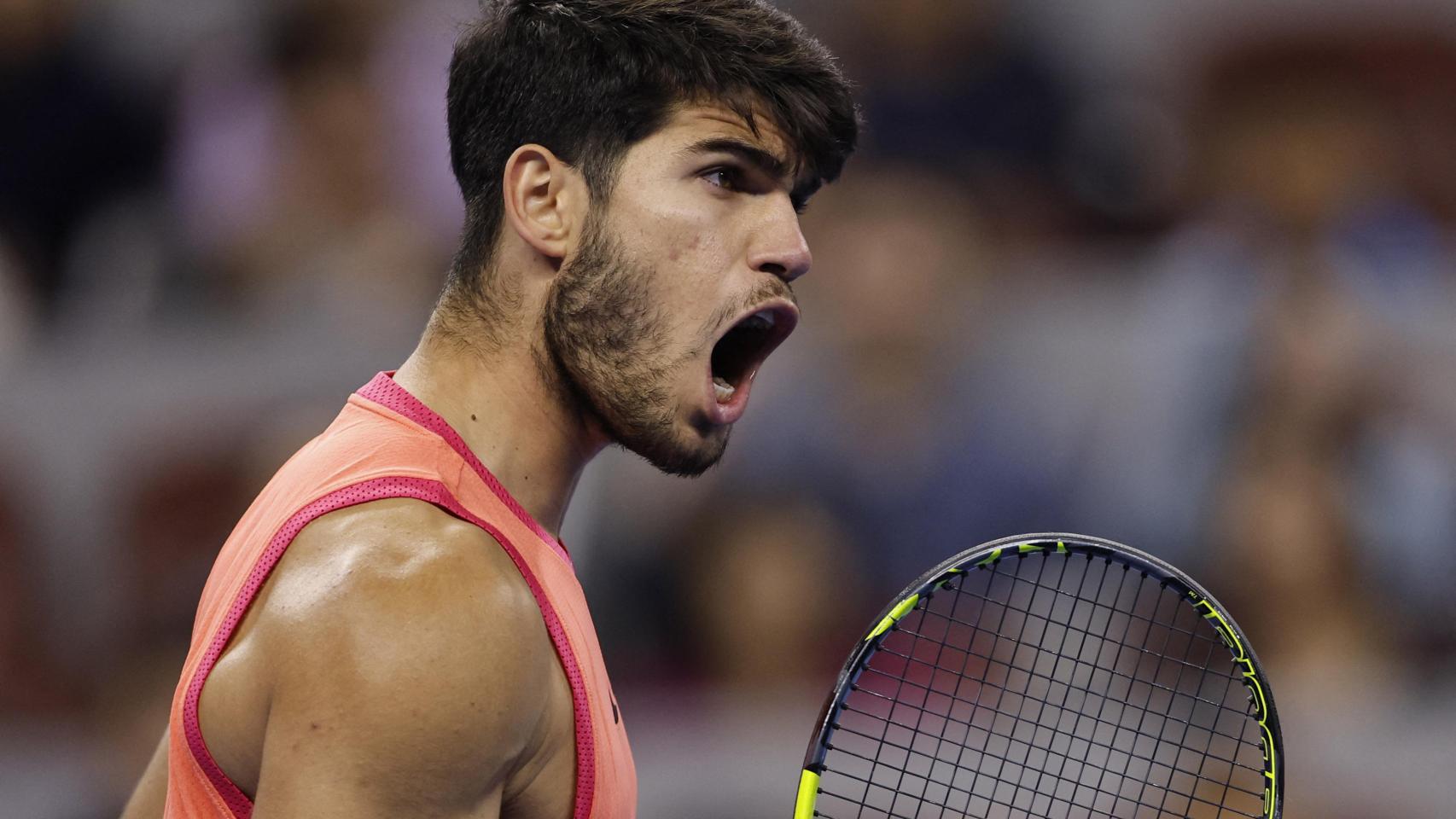 Carlos Alcaraz celebra durante la final del Open de China