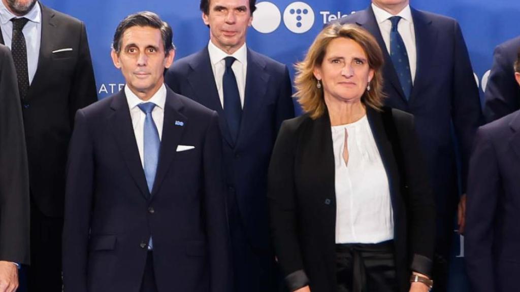 Foto de familia de la celebración del centenario de Telefónica en el Teatro Real.