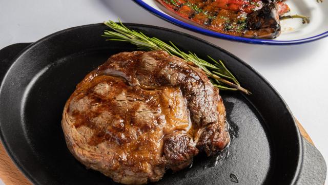 Ojo de bife, uno de los platos más ricos de La Dorita.