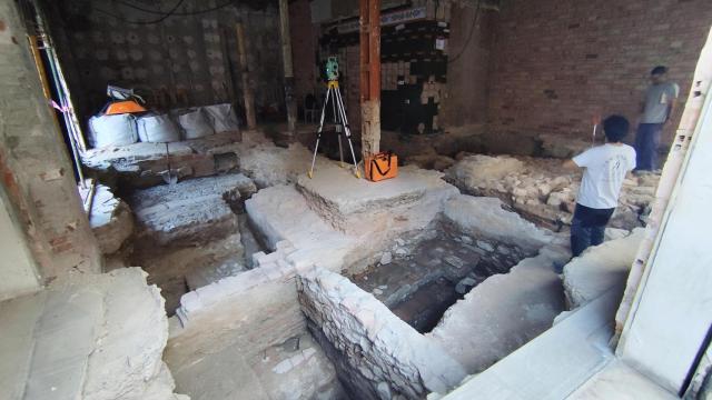 Imagen de los restos arqueológicos desenterrados en un edificio situado junto al Mercado de Atarazanas.