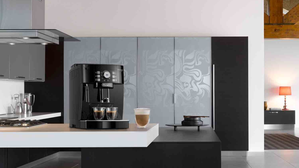 Magnifica S de DeLonghi con 1450W