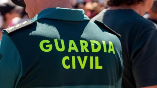 Un agente de la Guardia Civil