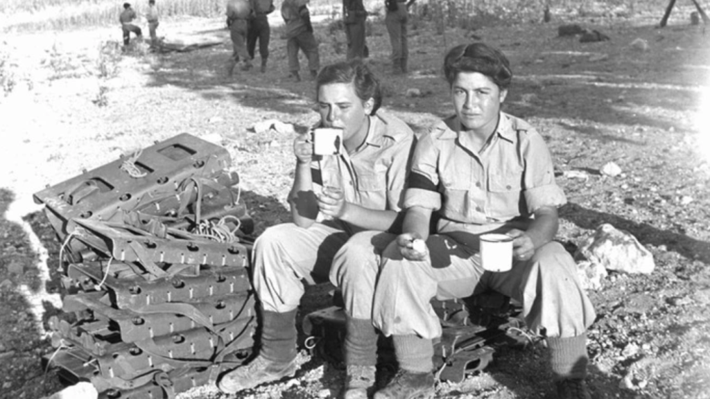 Las mujeres han formado parte del ejército de Israel desde su formación en 1948.