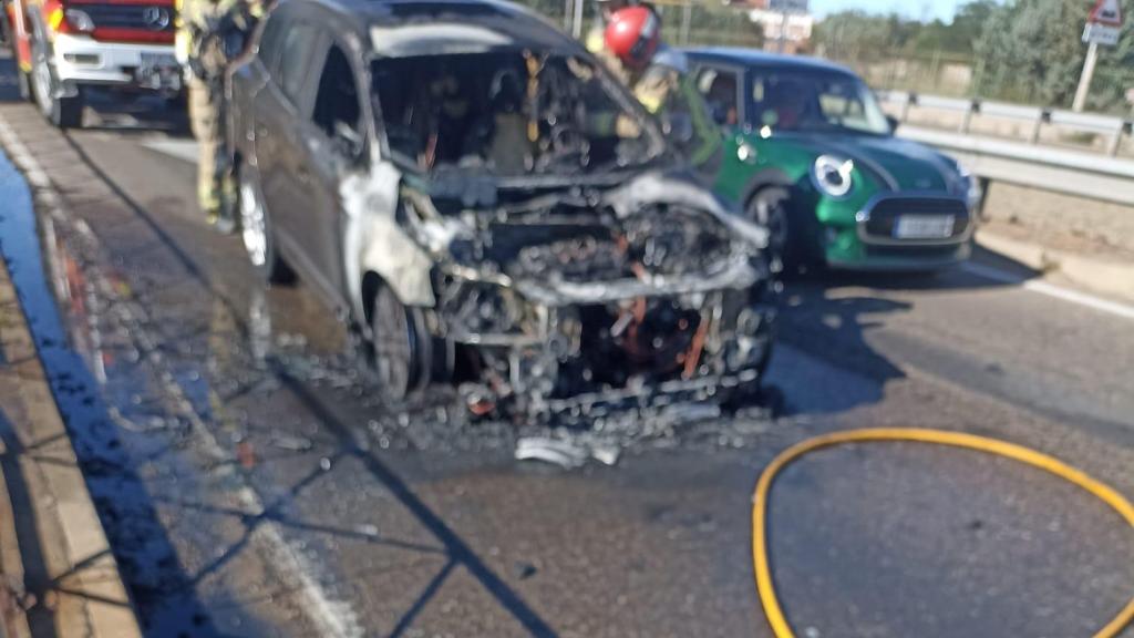 El estado del coche tras incendiarse