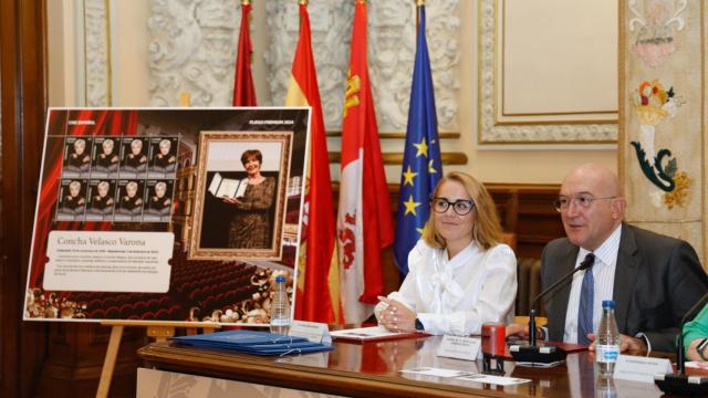 Imagen de la presentación del sello en honor a Concha Velasco