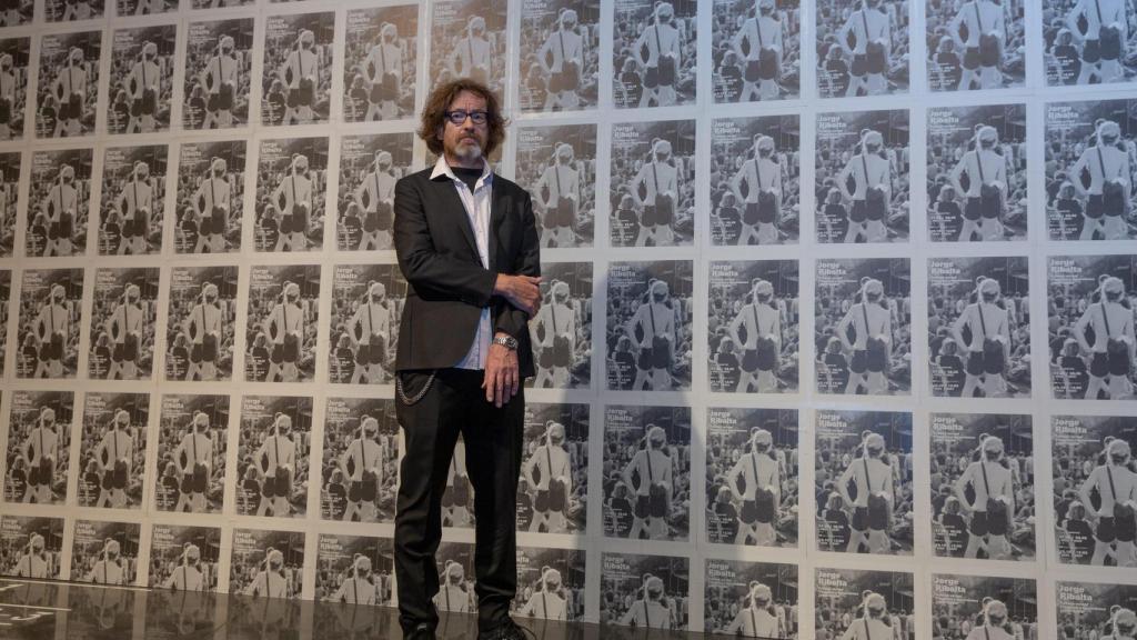 El artista Jorge Ribalta en la presentación en el MUN de 'Todo es verdad. Ficciones y documentos (1987-2020)'  en 2022. Foto: Manuel Castell (Museo Universidad de Navarra)