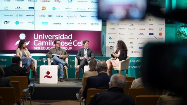 Marisa Bermejo, directora de Sanitas Campus FP; Paolo Fava, redactor de Ciencia y Salud de EL ESPAÑOL; Héctor Martínez, CEO de Metrodora Education ; y María Teresa Rodríguez, directora de los Institutos FP HM Hospitales Madrid