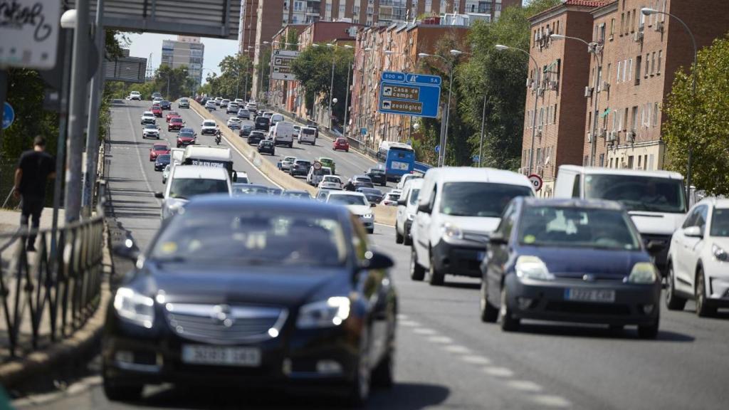 Decenas de coches en la A-5.