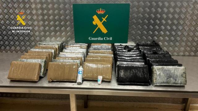 Paquetes de droga incautados en Barajas.