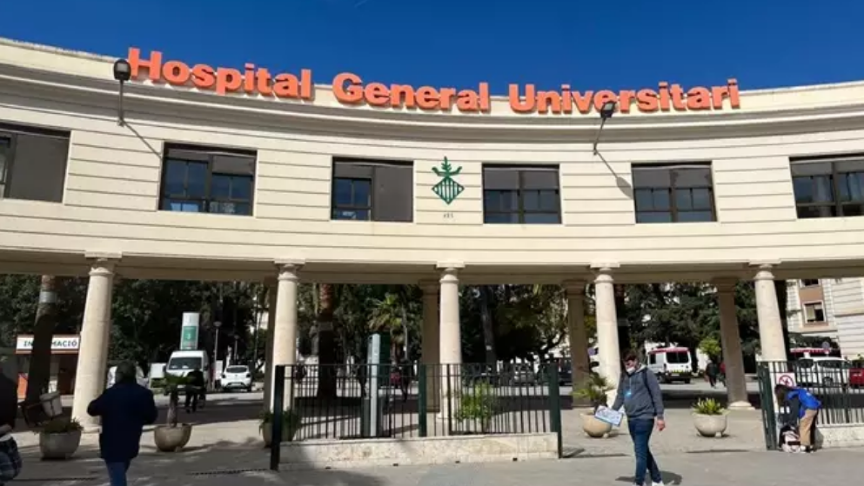 Una imagen de la fachada del Hospital General de Valencia donde fue intervenida la doctora.