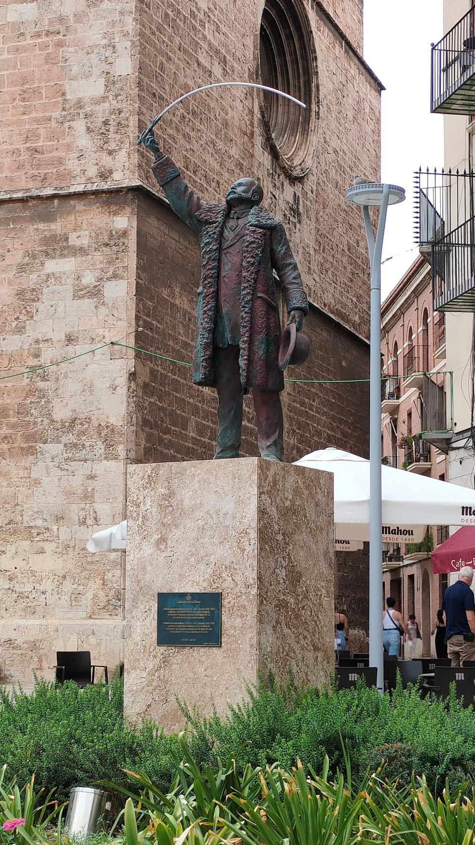 Estatua de Guastavino en Valencia. EE