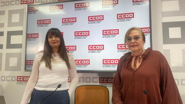 La secretaria general de las universidades públicas de Castilla y León, Elena Calderón, acompañada de Carmen Mascaraque, responsable de la secretaría de universidades de la FECCOOCYL.