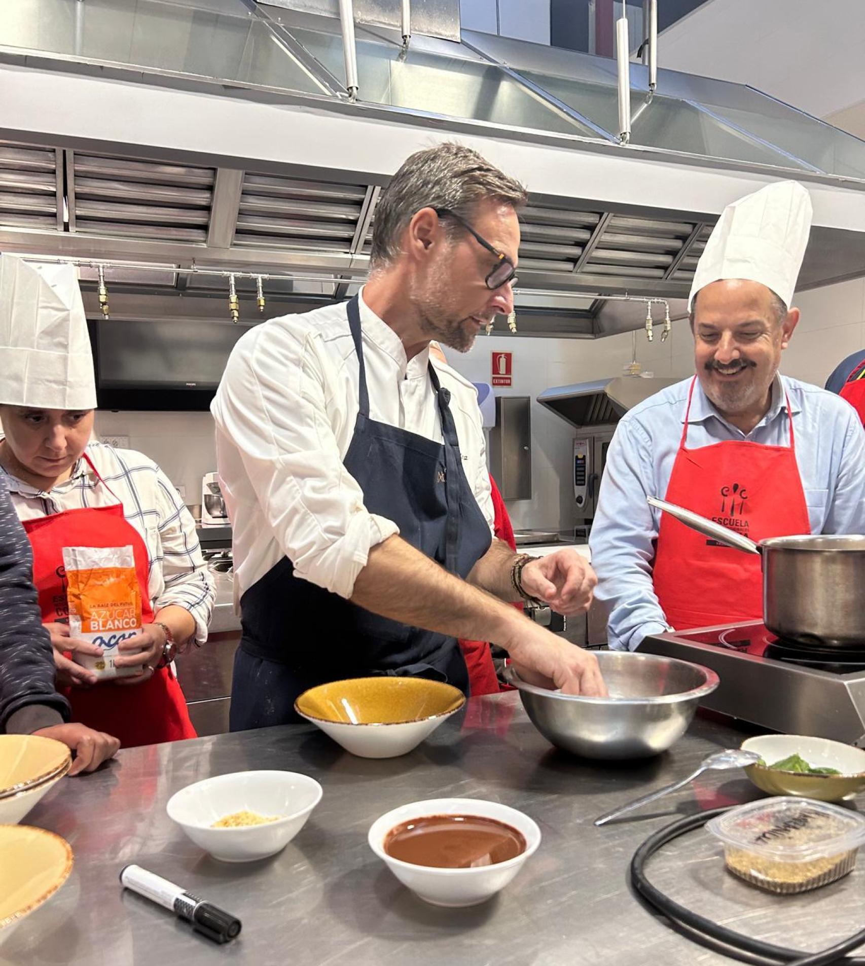 Masterclass de Miguel Ángel de la Cruz para elaborar el postre de la salud mental