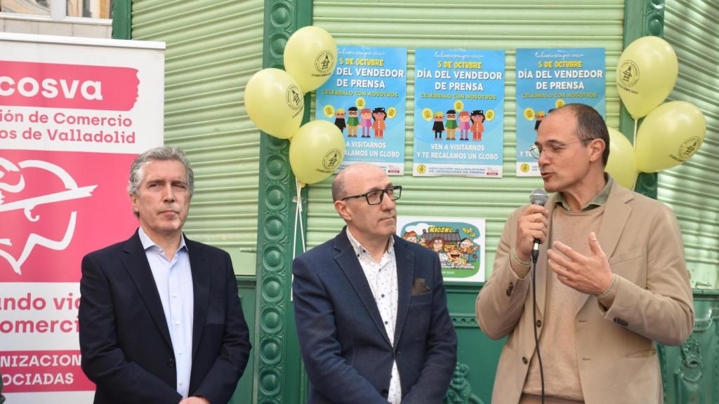 El presidente de Asvepreva, Juan Carlos García, el presidente de Fecosva, Jesús Herreras, y el concejal de Medio Ambiente, Alejandro García Pellitero