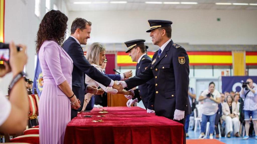 Condecoraciones en el acto institucional de la Policía Nacional en Castilla-La Mancha.