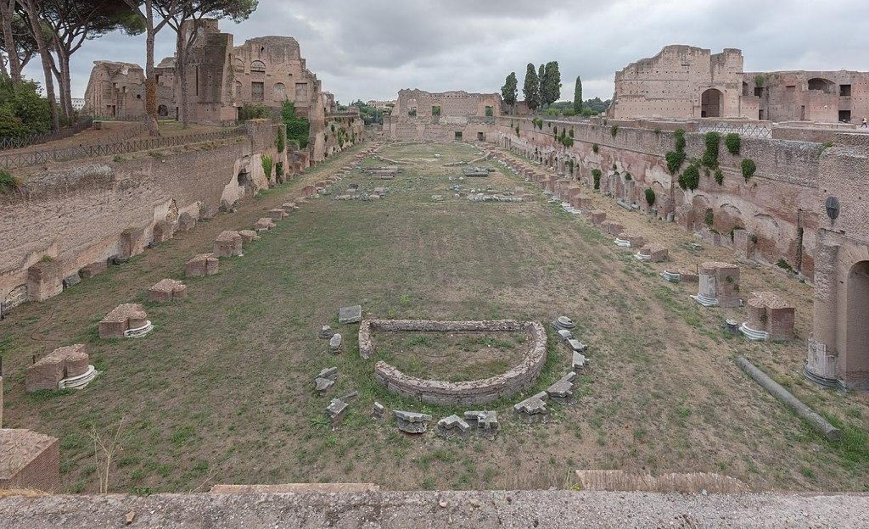 El estadio del Palatino, quizá en origen un jardín particular de los emperadores.