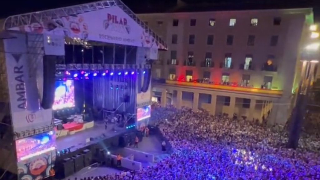 La plaza del Pilar durante el pregón de las Fiestas 2023