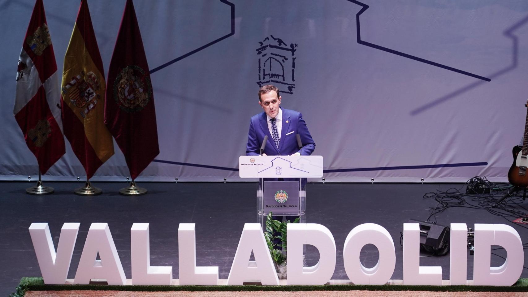 El presidente de la Diputación de Valladolid, Conrado Íscar, durante su intervención en el Día de la Provincia