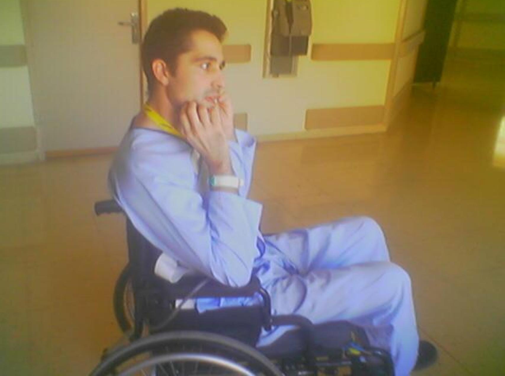 Alberto Pacho durante el proceso de rehabilitación en el Hospital Nacional de Parapléjicos de Toledo, 2005.