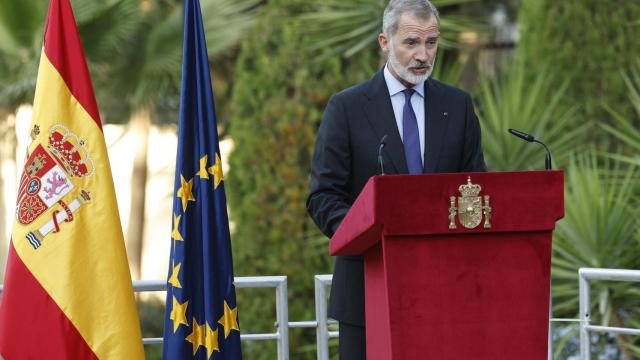 El rey Felipe VI participa en una reunión en Amán, para mostrar su respaldo a Jordania para detener la guerra en Oriente Medio y lograr la paz en la región.