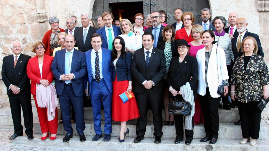 Foto de grupo con Pedro J. Ramírez,  presidente ejecutivo y director de EL ESPAÑOL, Cruz Sánchez de Lara, vicepresidenta de EL ESPAÑOL y editora de Magas y Enclave ODS, Lola Madrid y Miguel Ángel Mellado