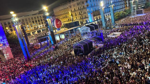 La plaza del Pilar, abarrotada durante el pregón.