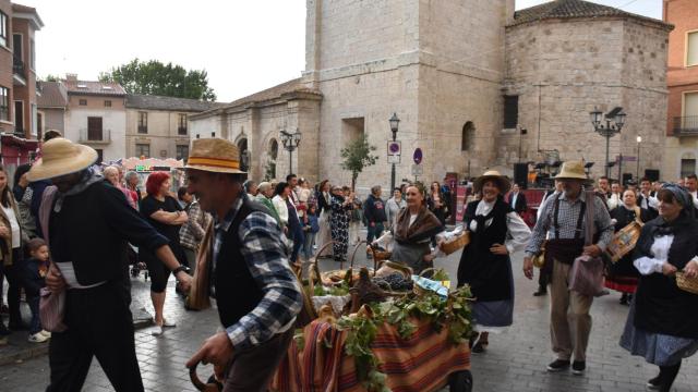 El desfile de la vendimia de Peñafiel y la pisada de la uva