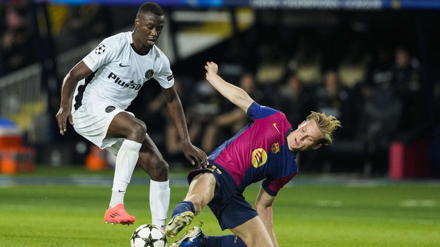 De Jong, durante el partido ante el Young Boys.