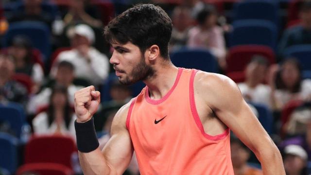 Carlos Alcaraz celebra en el Masters 1.000 de Shanghái