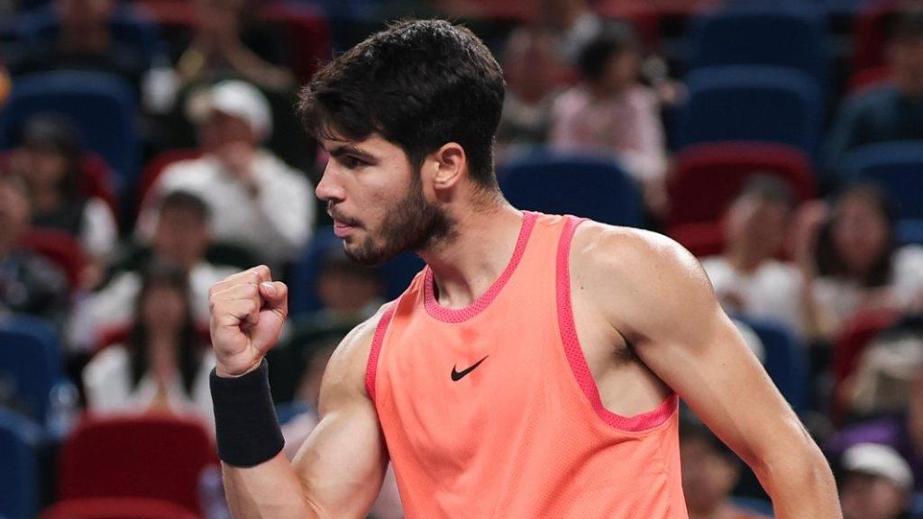 Carlos Alcaraz celebra en el Masters 1.000 de Shanghái