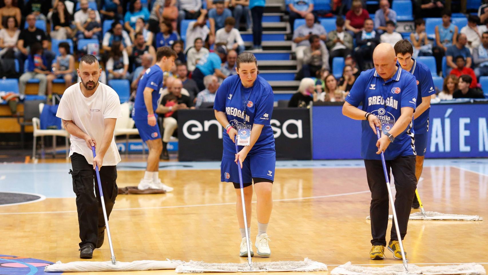 Suspenden en Lugo el partido de baloncesto entre Breogán y Tenerife por humedad en la pista