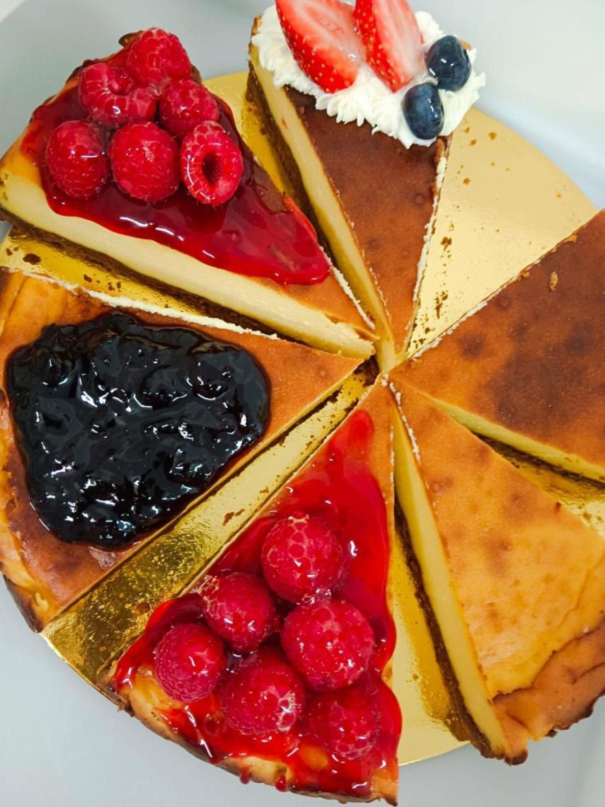 Selección de las tartas de queso de O Pettit, en A Coruña