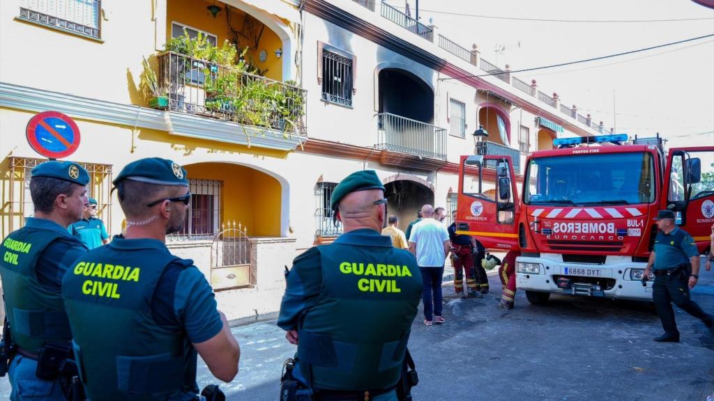 Imagen de la vivienda donde se produjo el incendio, en la localidad sevillana de Guillena.