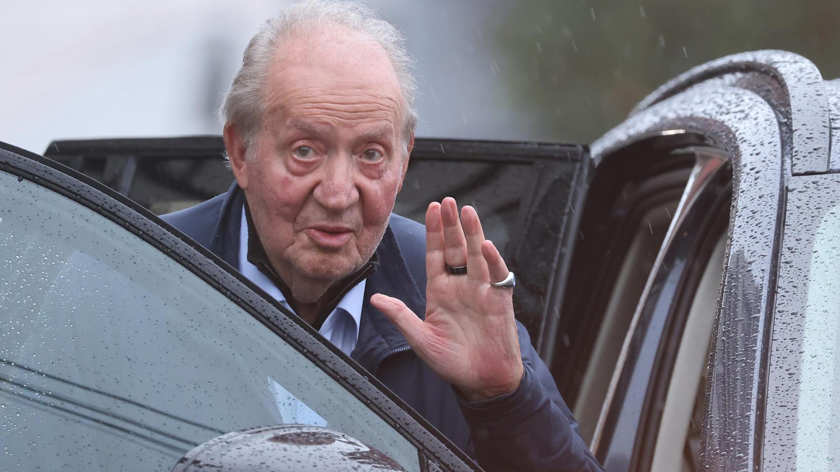 Juan Carlos I sale a comer junto a su hija, la infanta Elena.