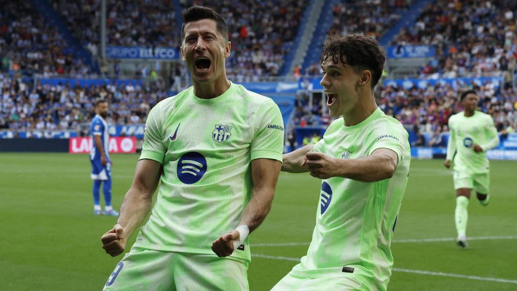 Lewandowski celebra un gol contra el Alavés.