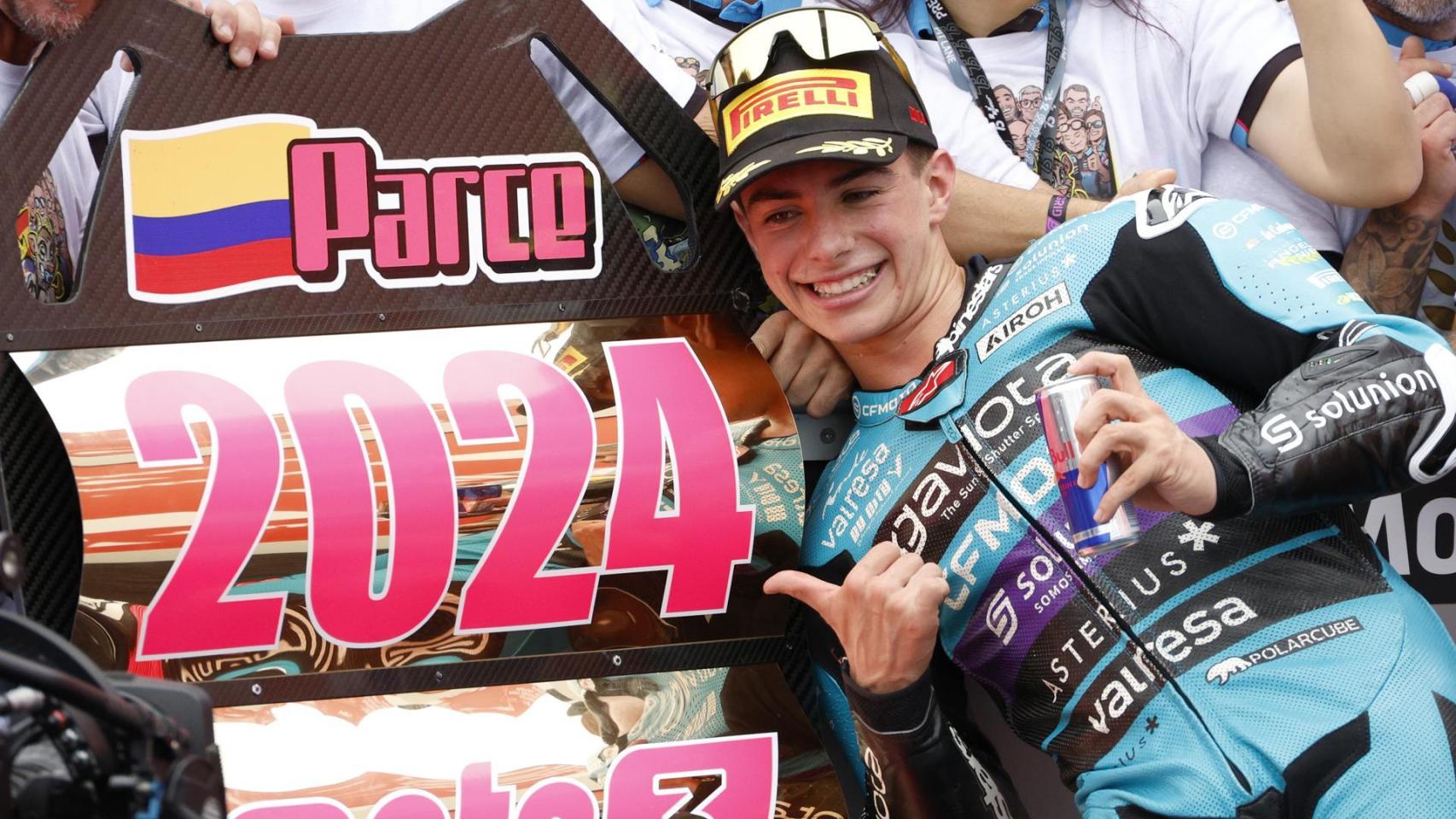 Un emocionado David Alonso, tras proclamarse campeón del mundo de Moto3 en Motegi.