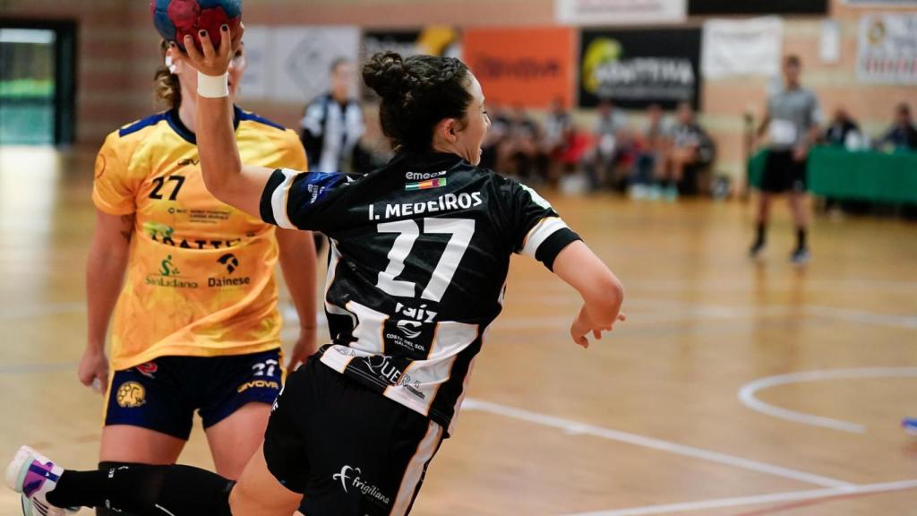 Isa Medeiros, jugadora del Balonmano Costal del Sol Málaga