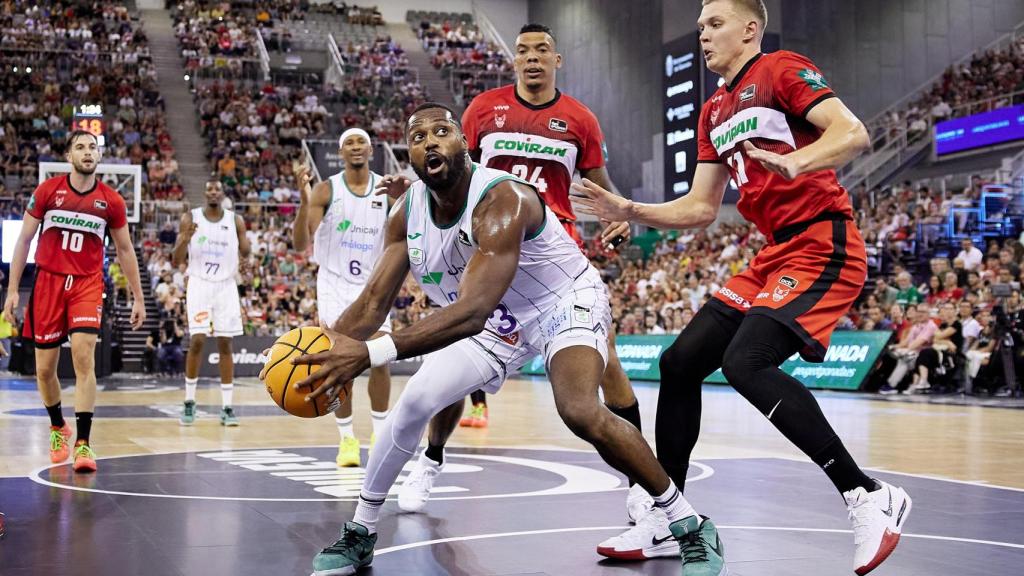 Melvin Ejim durante el Covirán Granada vs. Unicaja de ACB