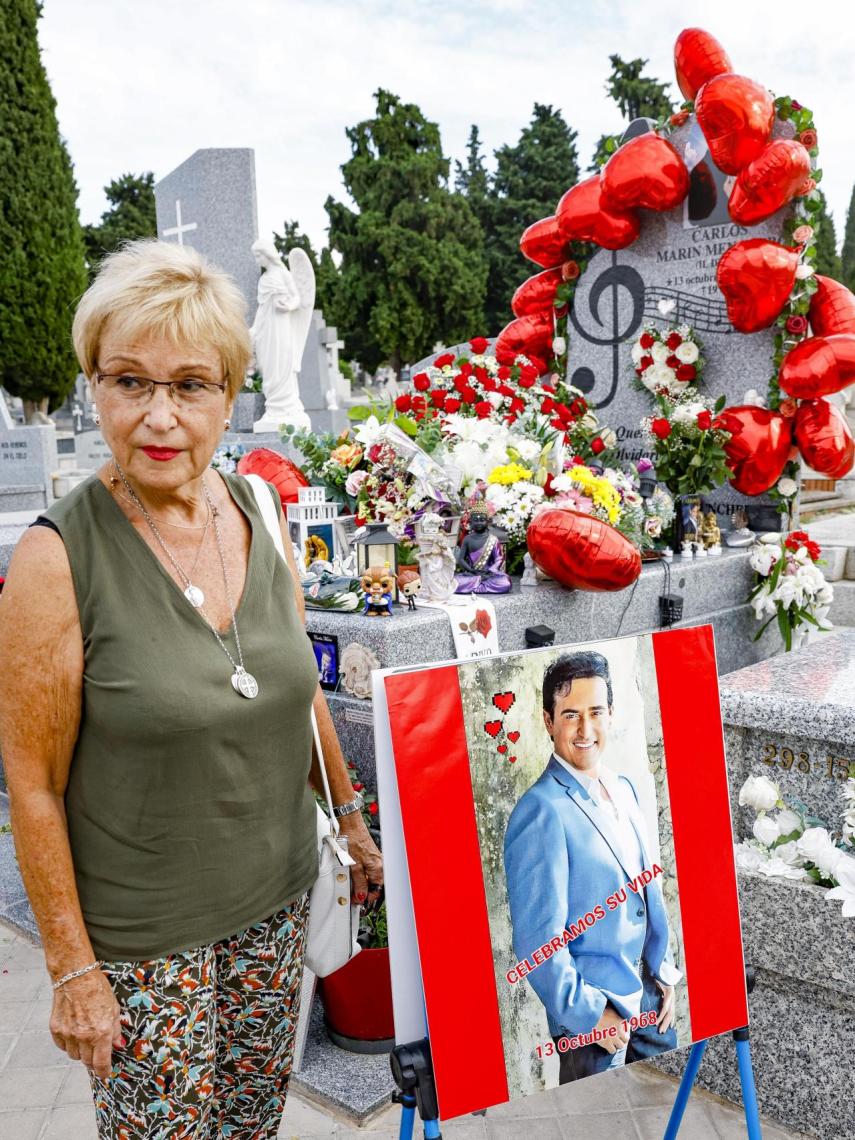 Magdalena Menchero, en el cementerio de La Almudena, en octubre de 2023.