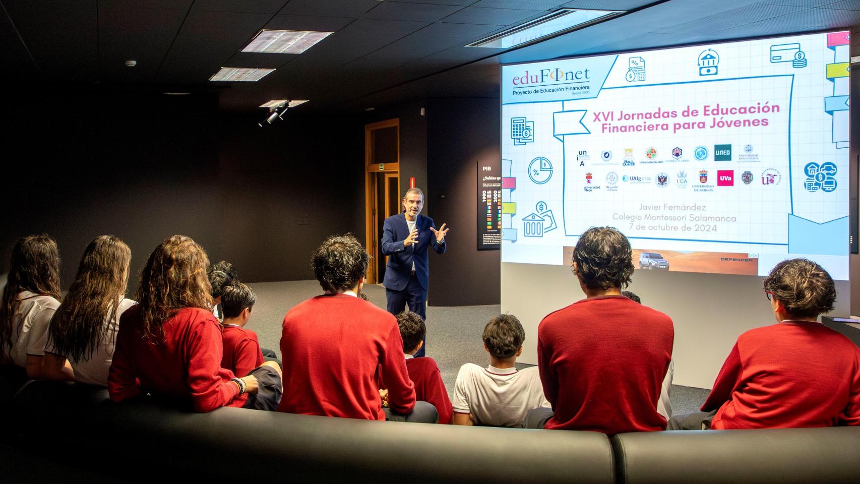 Alumnos de Secundaria reciben formación financiera en el centro Edufinet de Salamanca