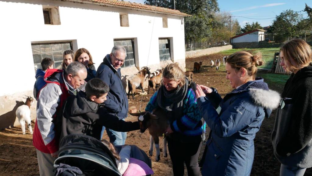 Imagen de la grana escuela y albergue de Las Cortas de Blas, en Villalba de los Alcores