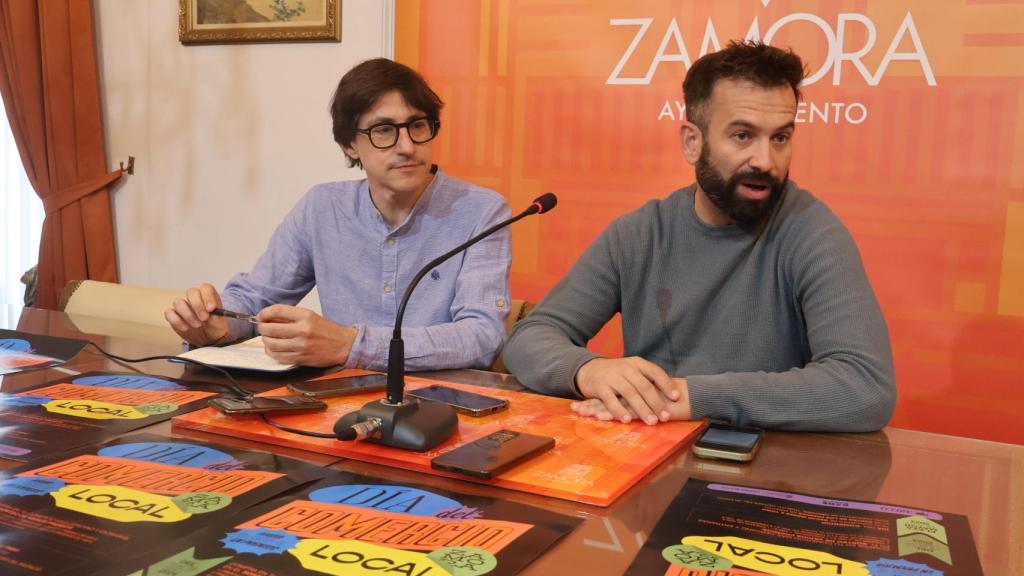 Ruberto Prieto (izq) y David Gago (drch) en la presentación de la programación del 'Día del Comercio' en Zamora