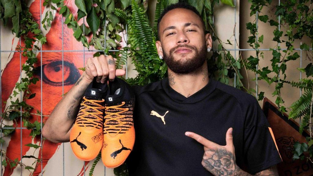 Neymar Jr, con unas botas de Puma.