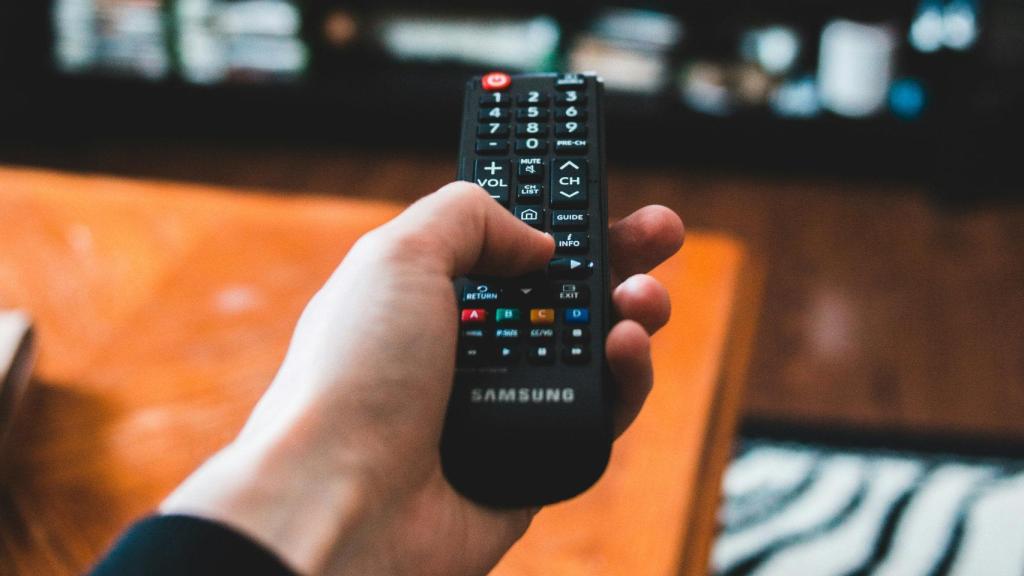 Mando a distancia de un televisor Smart TV