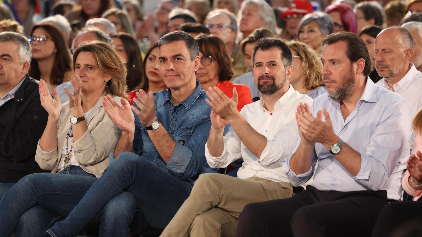 Luis Tudanca, junto a Pedro Sánchez, Óscar Puente y Teresa Ribera el pasado mes de junio en Valladolid.