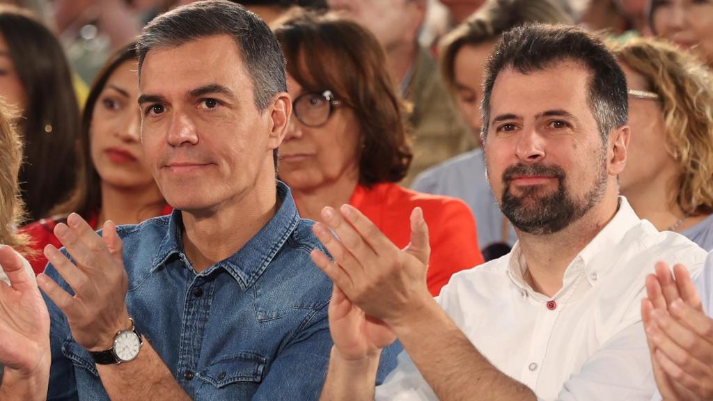 Luis Tudanca, junto a Pedro Sánchez, Óscar Puente y Teresa Ribera el pasado mes de junio en Valladolid.