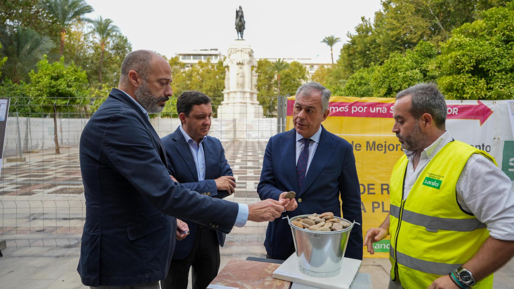 El alcalde, en la presentación del proyecto de la Plaza Nueva.