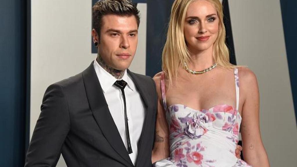 La influencer junto al rapero Fedez en un evento en California.